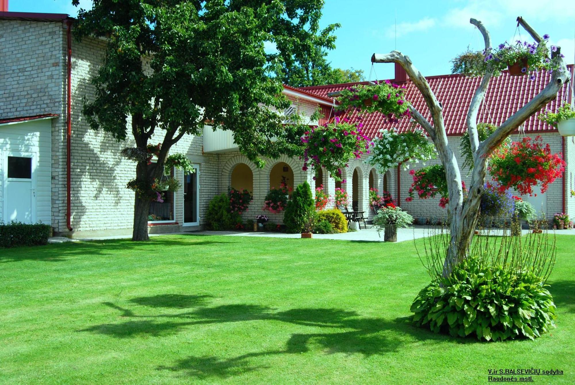 Stasio Balseviciaus Homestead Raudonė Kültér fotó